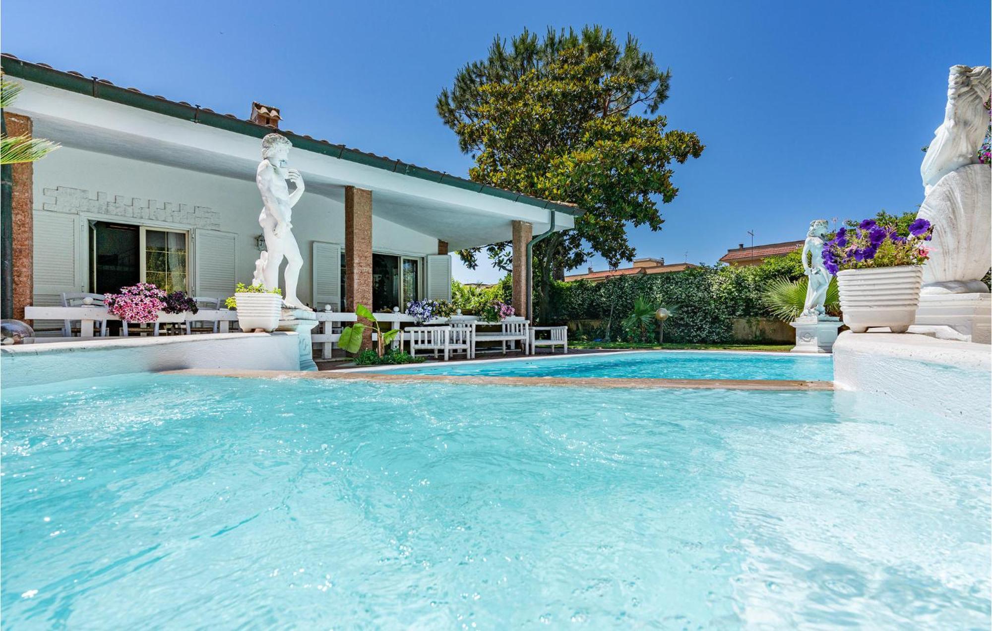Beautiful Home In Fiumicino With Wifi エクステリア 写真