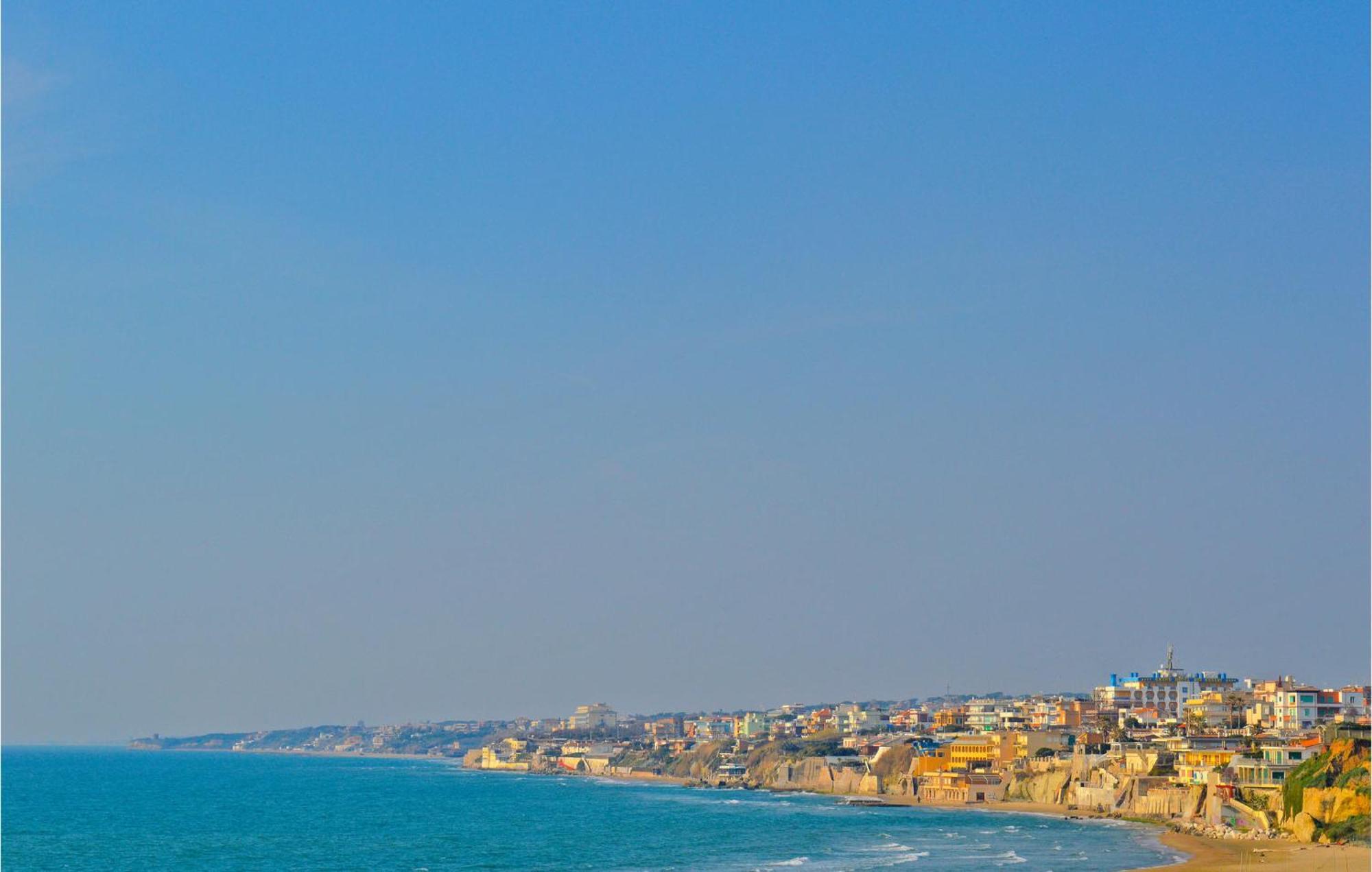 Beautiful Home In Fiumicino With Wifi エクステリア 写真