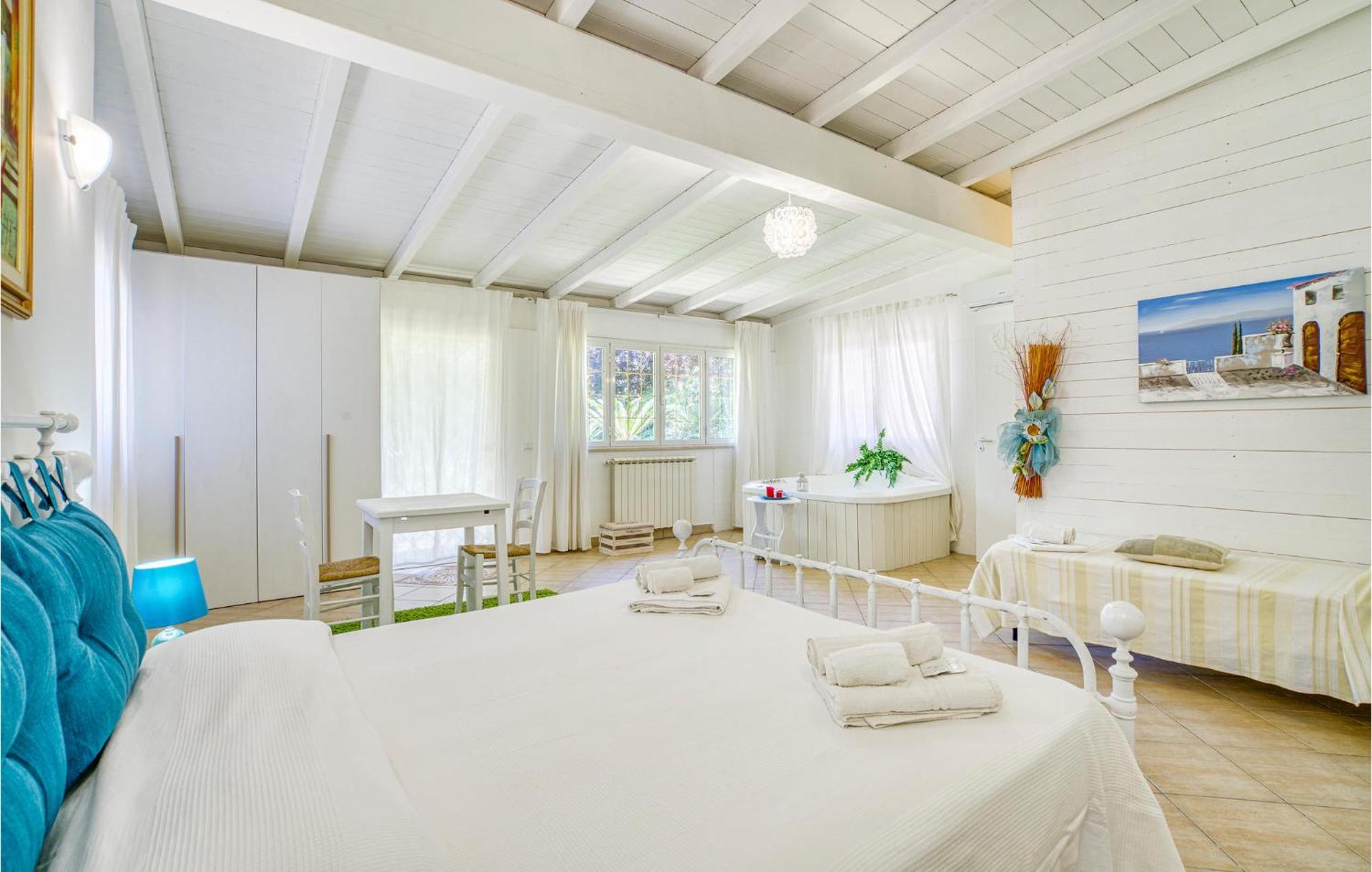 Beautiful Home In Fiumicino With Wifi エクステリア 写真